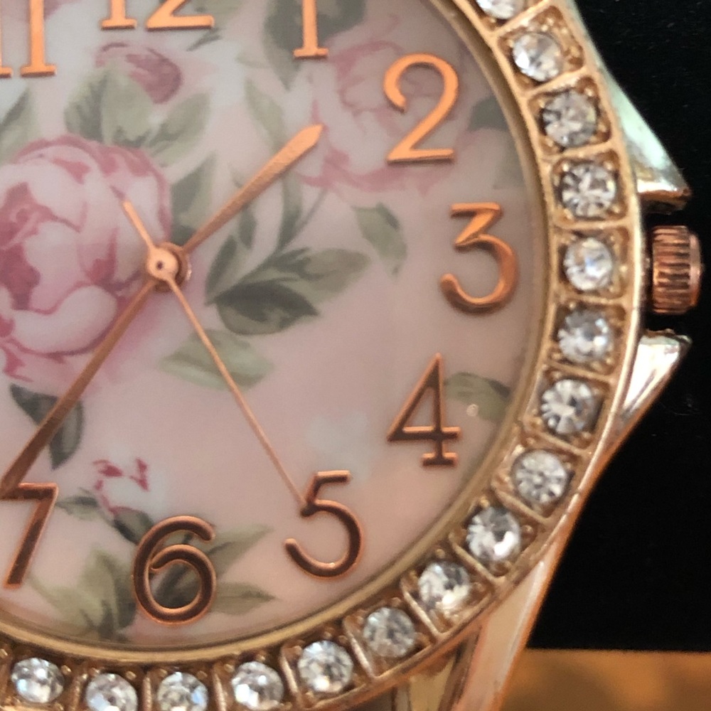 Watch - Picture 2 of 3